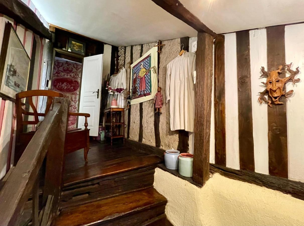 Le Colombier De Cyrano Et Roxane Bed and Breakfast Bergerac Buitenkant foto