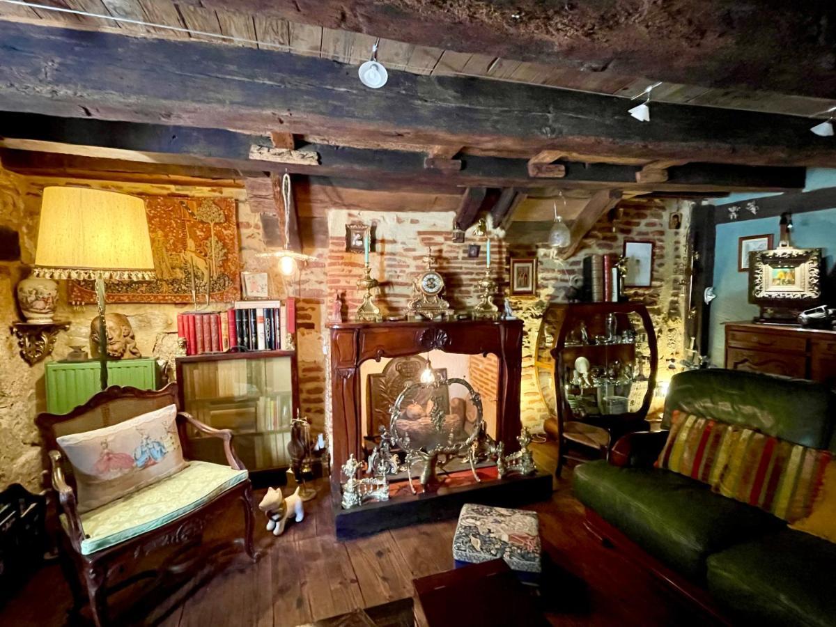 Le Colombier De Cyrano Et Roxane Bed and Breakfast Bergerac Buitenkant foto